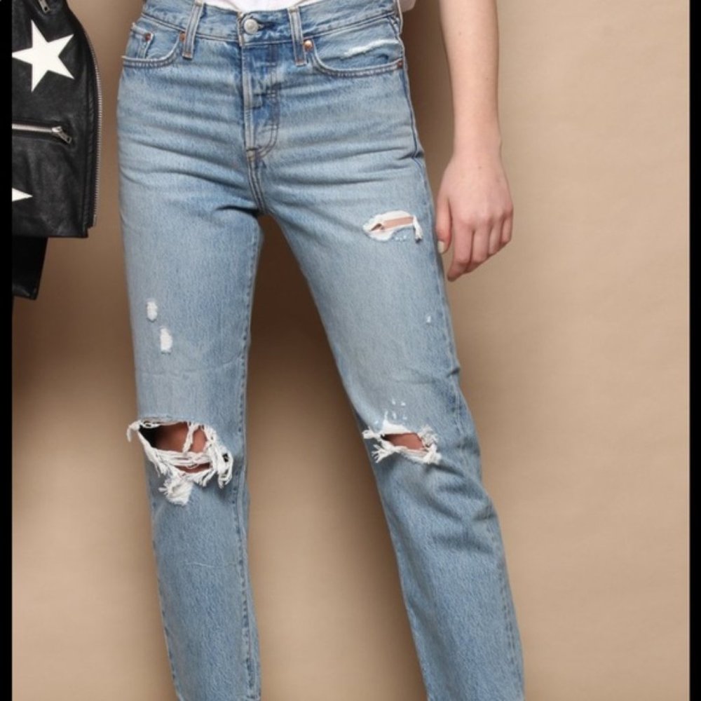 Levi’s Wedgie Straight in Authentically Yours